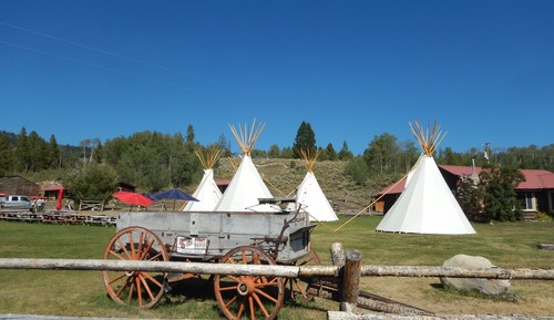 Yurt Sioux Tipi on decking - no bathroom 