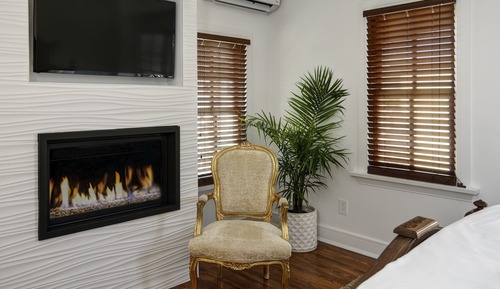 Deluxe Room, 1 Queen Bed