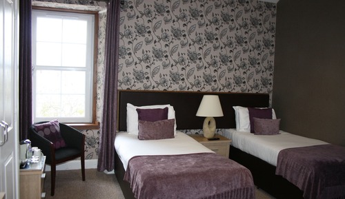 Standard Twin Room, Side Sea View