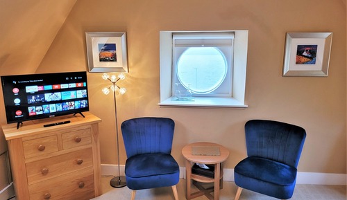 Superior Twin Room, Lake View (Aray Suite)