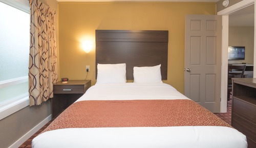 Suite, 2 Queen Beds, Non Smoking