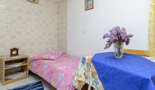 Single Room, Shared Bathroom