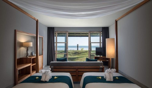 Luxury Suite, 2 Twin Beds, Ocean View, Oceanfront