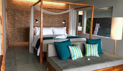 Luxury Suite, 1 King Bed, Ocean View, Oceanfront