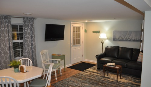 Traditional Suite, 1 Queen Bed with Sofa bed, Private Bathroom, Garden View