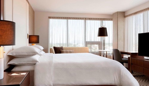 Room, 1 King Bed, Corner