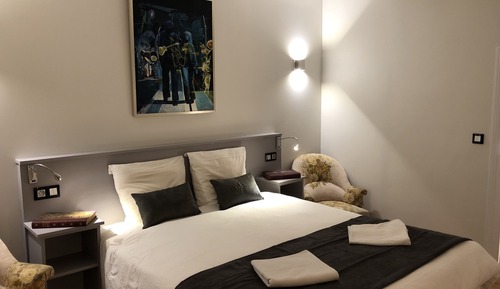 Double Room (Chambre des Artistes)