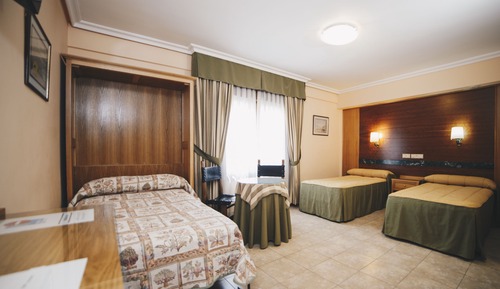 Triple Room