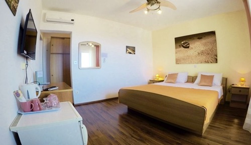 Double Room (6)
