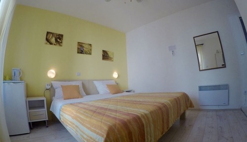 Double Room (4)