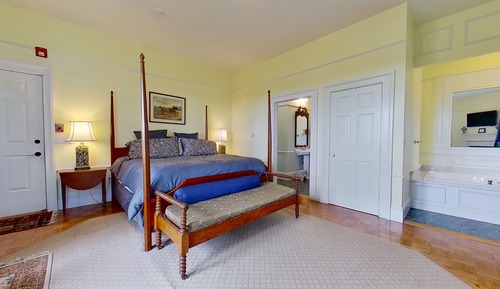 Luxury Room, 1 King Bed with Sofa bed, Jetted Tub, Hill View