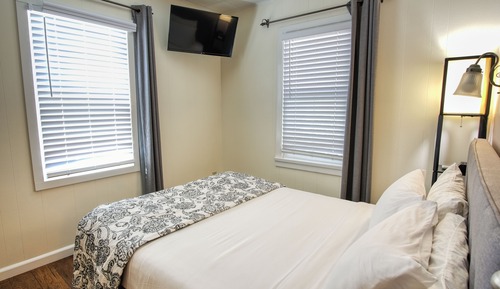 Deluxe Suite - Room 12