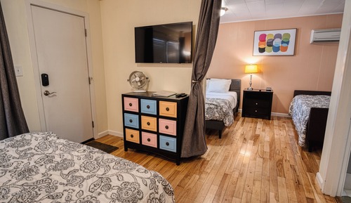 Deluxe Suite - Room 9
