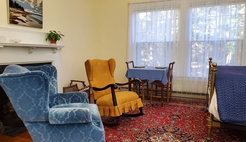 Deluxe Room, 1 Queen Bed, Kitchenette (Room 04)