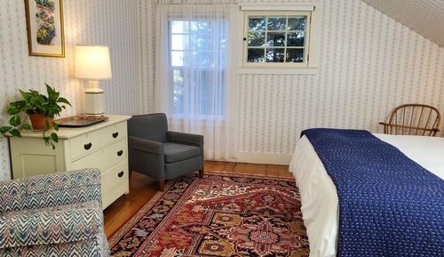 Standard Room, 1 King Bed, Private Bathroom (Room 15)