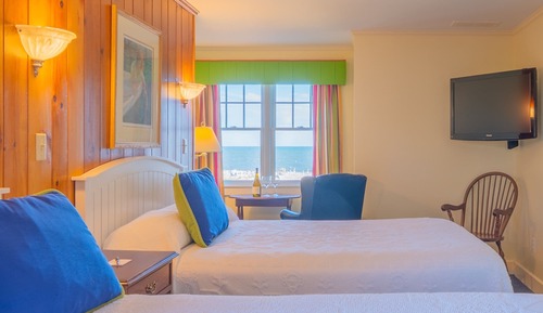 Superior Room, Queen Bed and Twin Bed, Ocean View