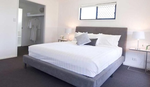 Merlot House with Free Parking