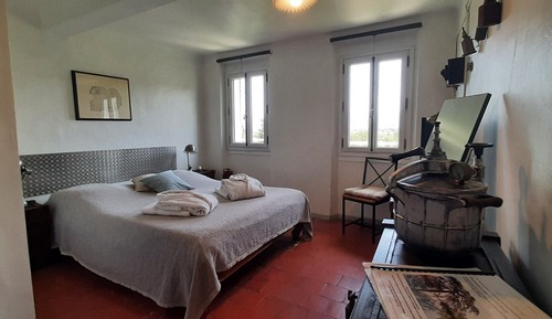 Double Room (Les Temps Modernes)