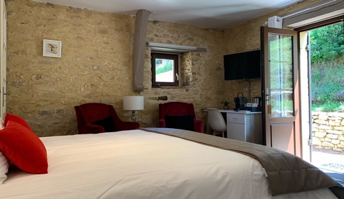 Deluxe Room (Cyrano de Begerac)
