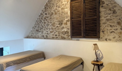 Standard Room (Ollywood)