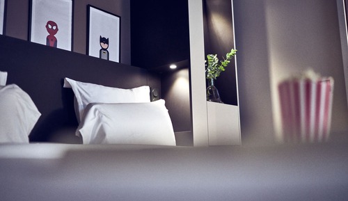 Chambre Atrium cinéma (sans lumière du jour)