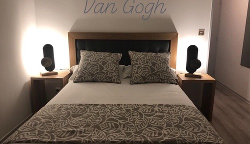 Double Room (Van Gogh)