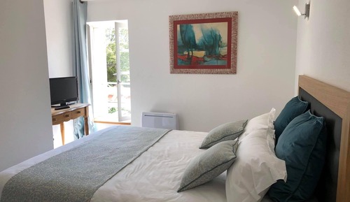 Triple Room (De Stael)