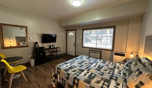 Standard Single Room, 1 Queen Bed