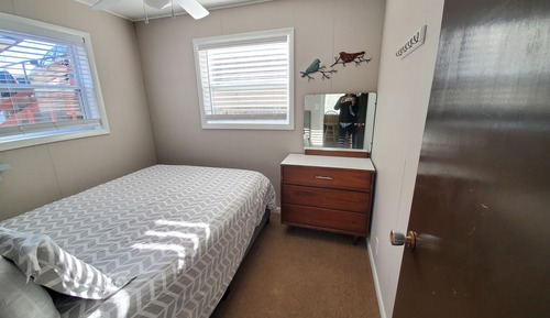 Lakefront Cabin-2 Bedroom/1 Bath (Small)