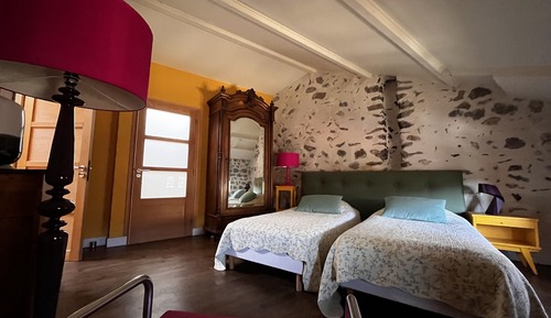 Room (Labraud)