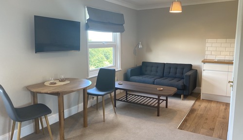 Studio Suite (with Private Bathroom )