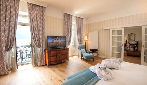 Suite (Lake)