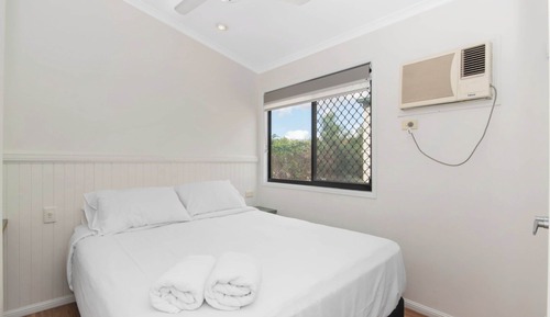 Standard 2 Bedroom Cabin - Sleeps 6