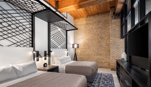 Room, 2 Queen Beds, Accessible, Bathtub