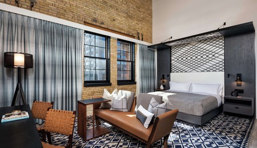 Junior Suite, 1 King Bed, Accessible, Bathtub