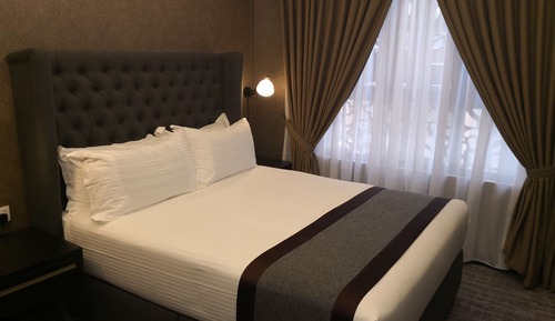 Business Premier Room (Queen)