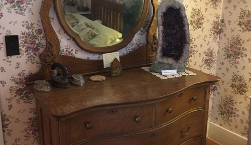 Standard Room, 1 King Bed, Non Smoking, Private Bathroom (The Rose Room)