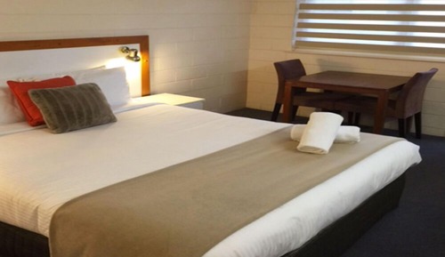 Basic Double Room, 1 Queen Bed