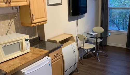 Superior 1 Queen Bed