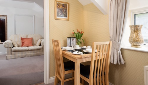 Deluxe Suite (Grooms Loft)