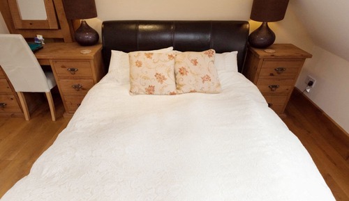 Standard Double Room, Ensuite, Garden View (First Floor)