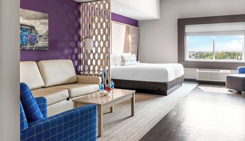 Premier Floor, 1 King Bed, Non Smoking, Refrigerator & Microwave (Larger Room, with Sofabed)