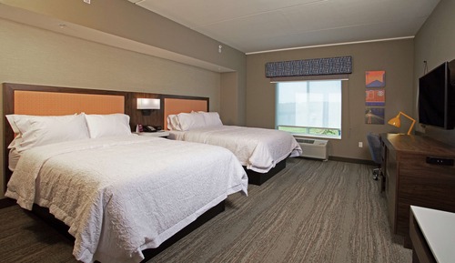 Room, 2 Queen Beds, Accessible (Roll-In Shower)