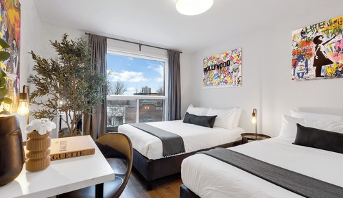 Premium Triple Room, 3 Bedrooms, Pets Allowed, City View (Avenue Central Suite 1277)