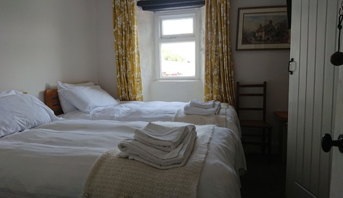 Standard Twin Room, Ensuite (and  room unit Twin Room)