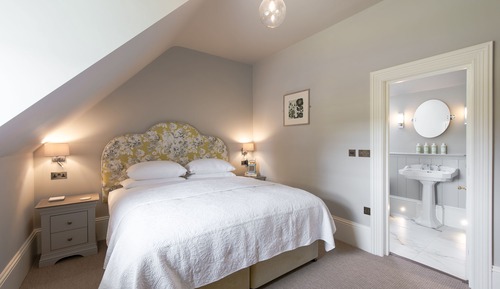 Double Room (Bedroom 8)