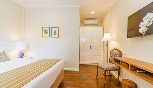 Deluxe Room, Balcony, Pool View