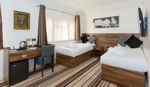 Deluxe Double / Twin