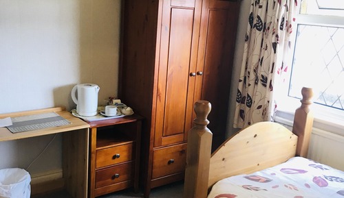 Single Room, Private Bathroom (Room 7)