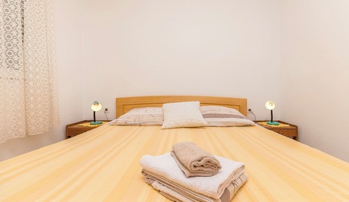 Apartment (A2)